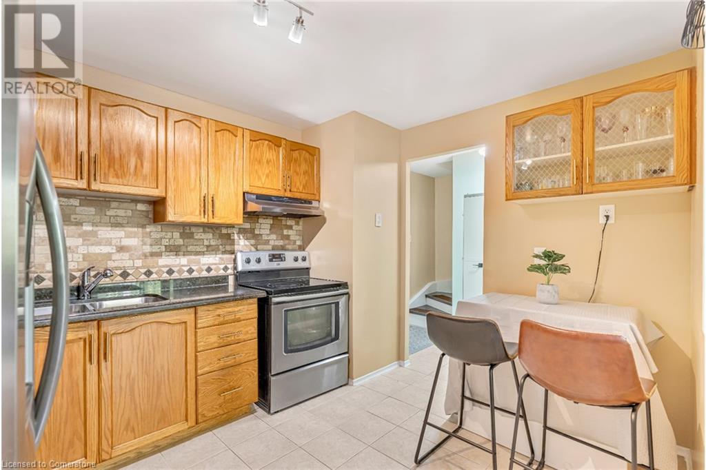 1050 Falgarwood Drive Unit# 121, Oakville, Ontario  L6H 2P3 - Photo 5 - 40730668