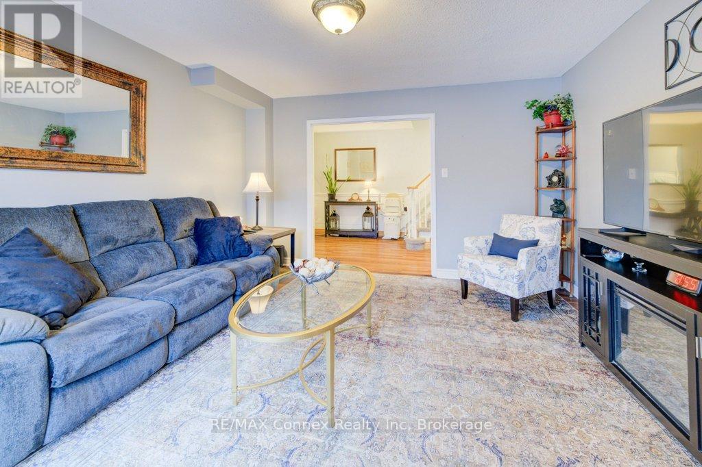 59 Rosebud Avenue, Brampton, Ontario  L6X 2W4 - Photo 7 - W12161487
