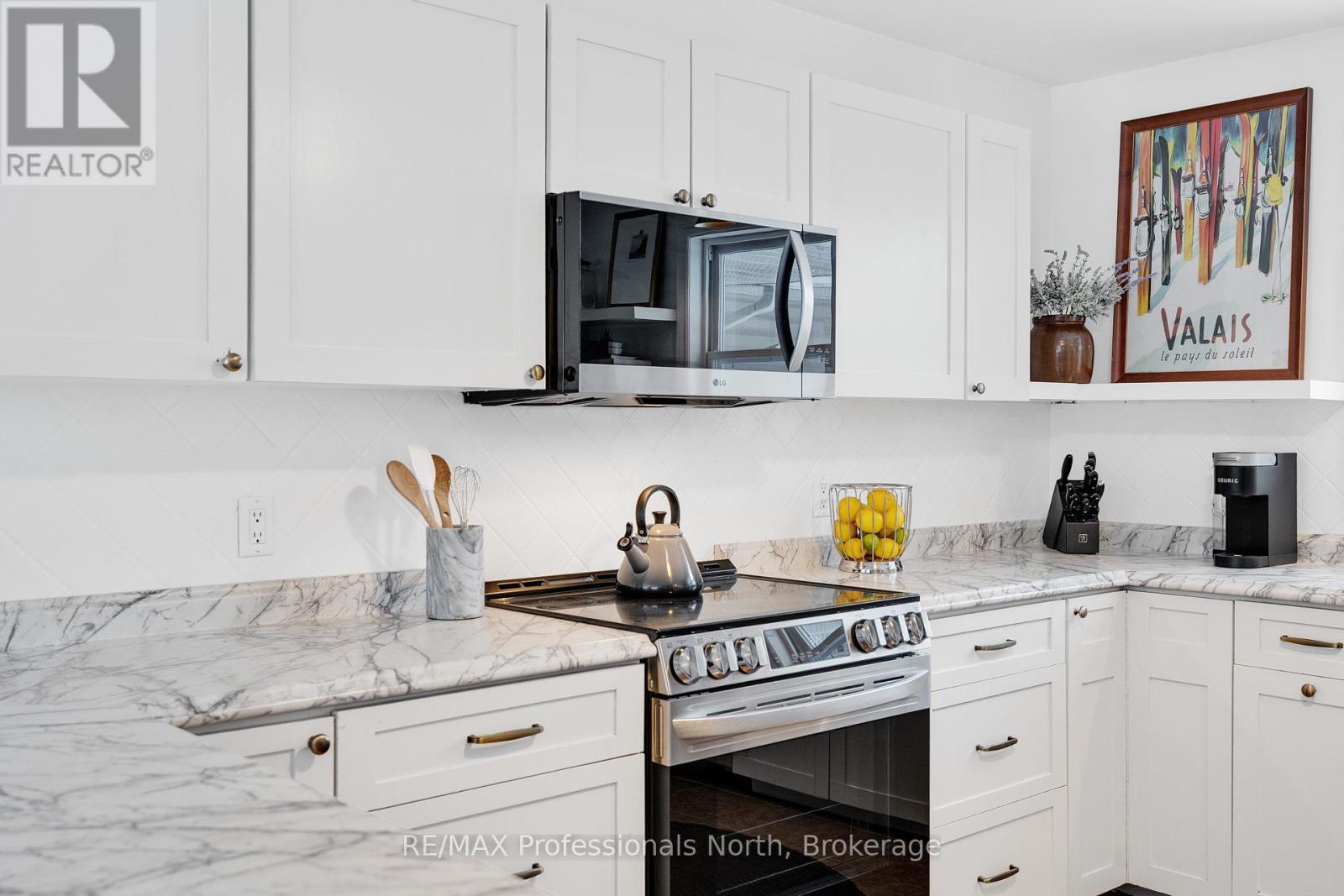 47 Farmcrest Avenue, Dysart Et Al, Ontario  K0M 1S0 - Photo 13 - X12161436