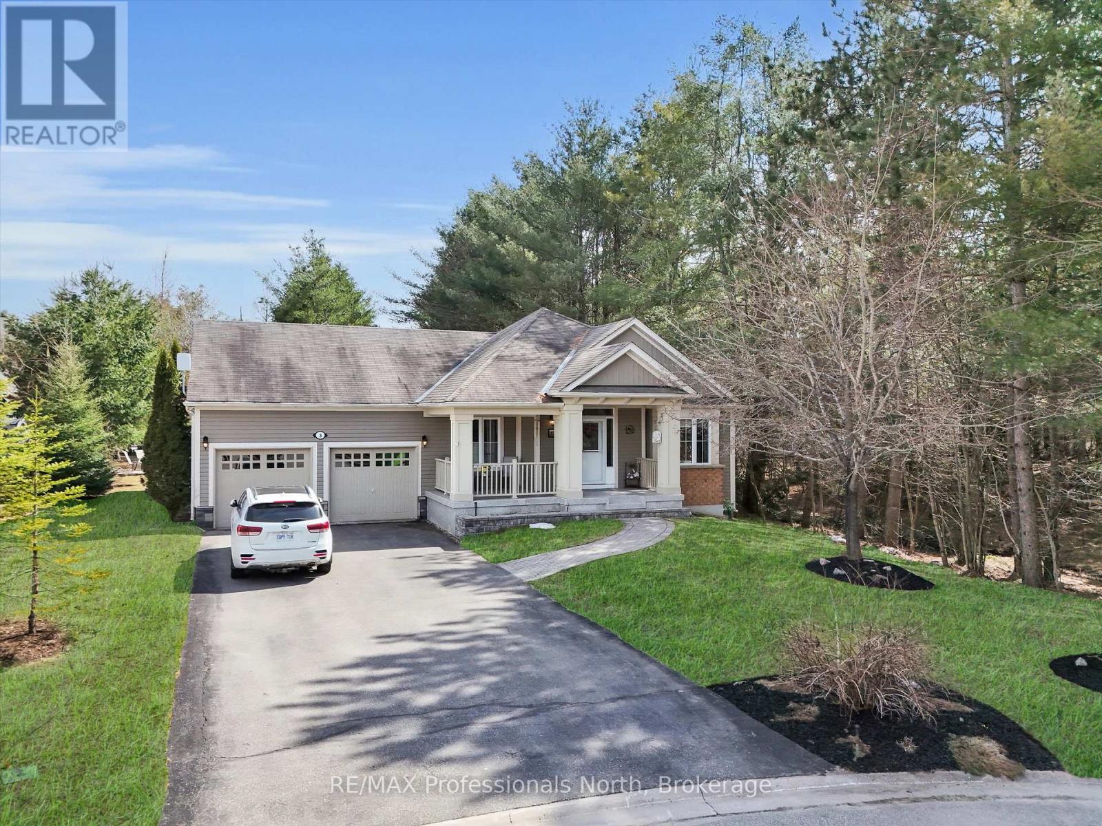 3 Clearstream Court, Bracebridge, Ontario  P1L 0A3 - Photo 1 - X12161583