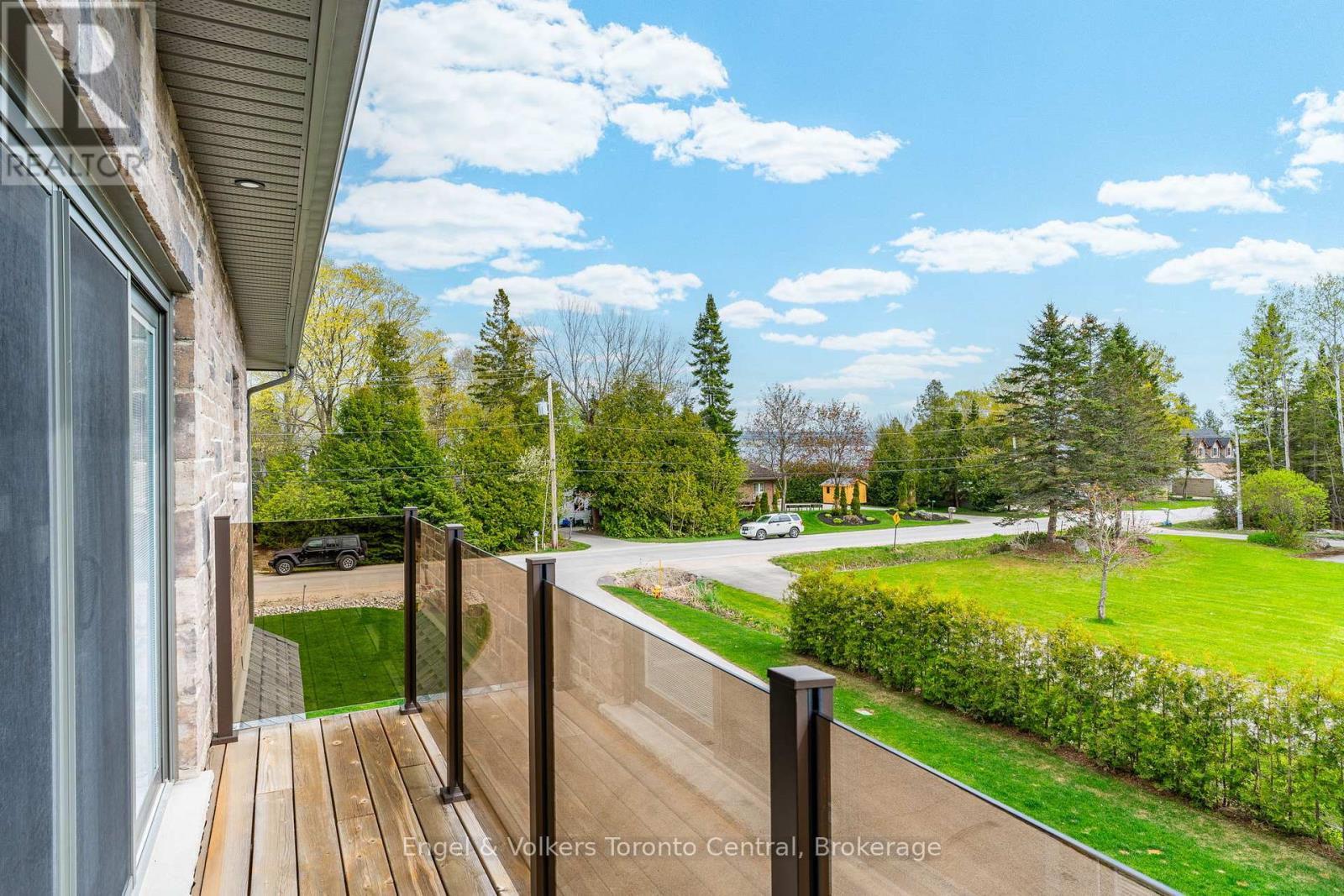 242 Balmy Beach Road, Georgian Bluffs, Ontario  N4K 5N4 - Photo 21 - X12162115