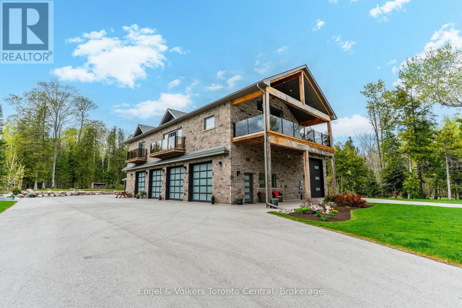 242 Balmy Beach Road, Georgian Bluffs, Ontario  N4K 5N4 - Photo 4 - X12162115