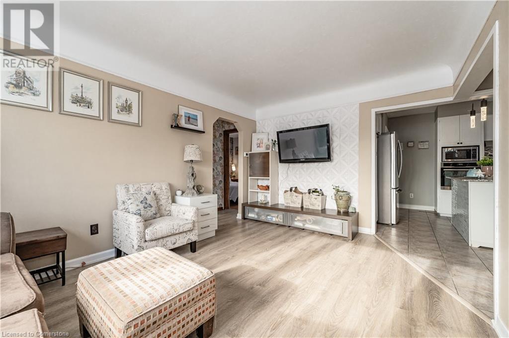776 Elizabeth Street, Kitchener, Ontario  N2H 6H5 - Photo 8 - 40729411