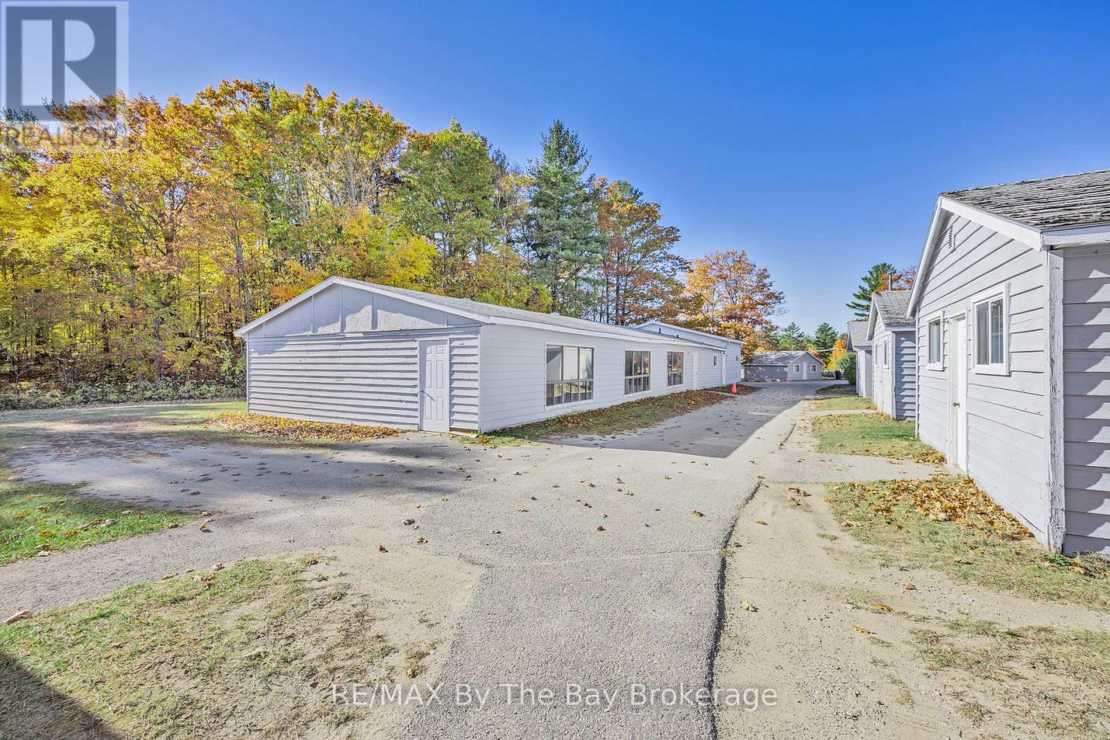 425 River Road W, Wasaga Beach, Ontario  L9Z 2X2 - Photo 30 - S12162220