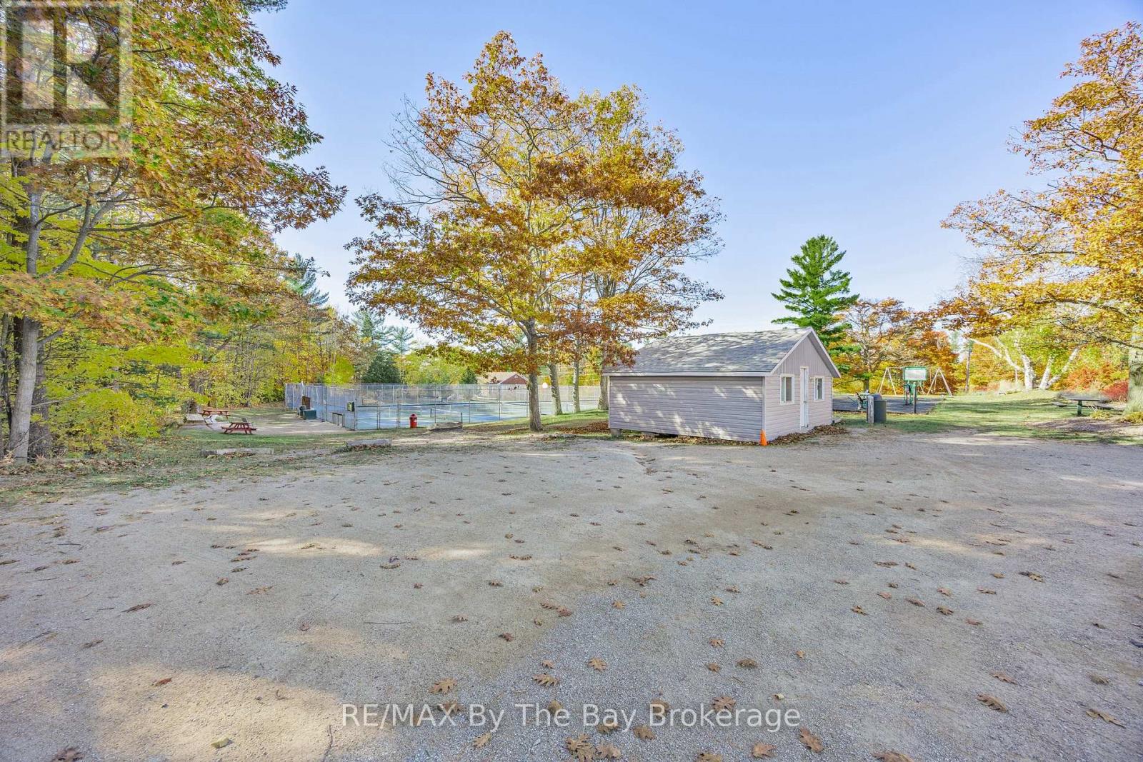 425 River Road W, Wasaga Beach, Ontario  L9Z 2X2 - Photo 39 - S12162220