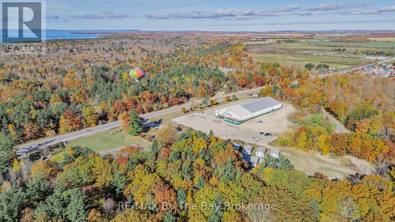 425 River Road W, Wasaga Beach, Ontario  L9Z 2X2 - Photo 44 - S12162220