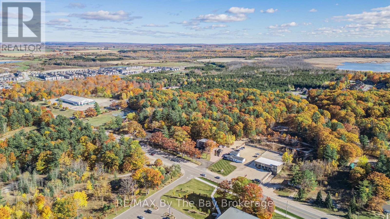 425 River Road W, Wasaga Beach, Ontario  L9Z 2X2 - Photo 46 - S12162220