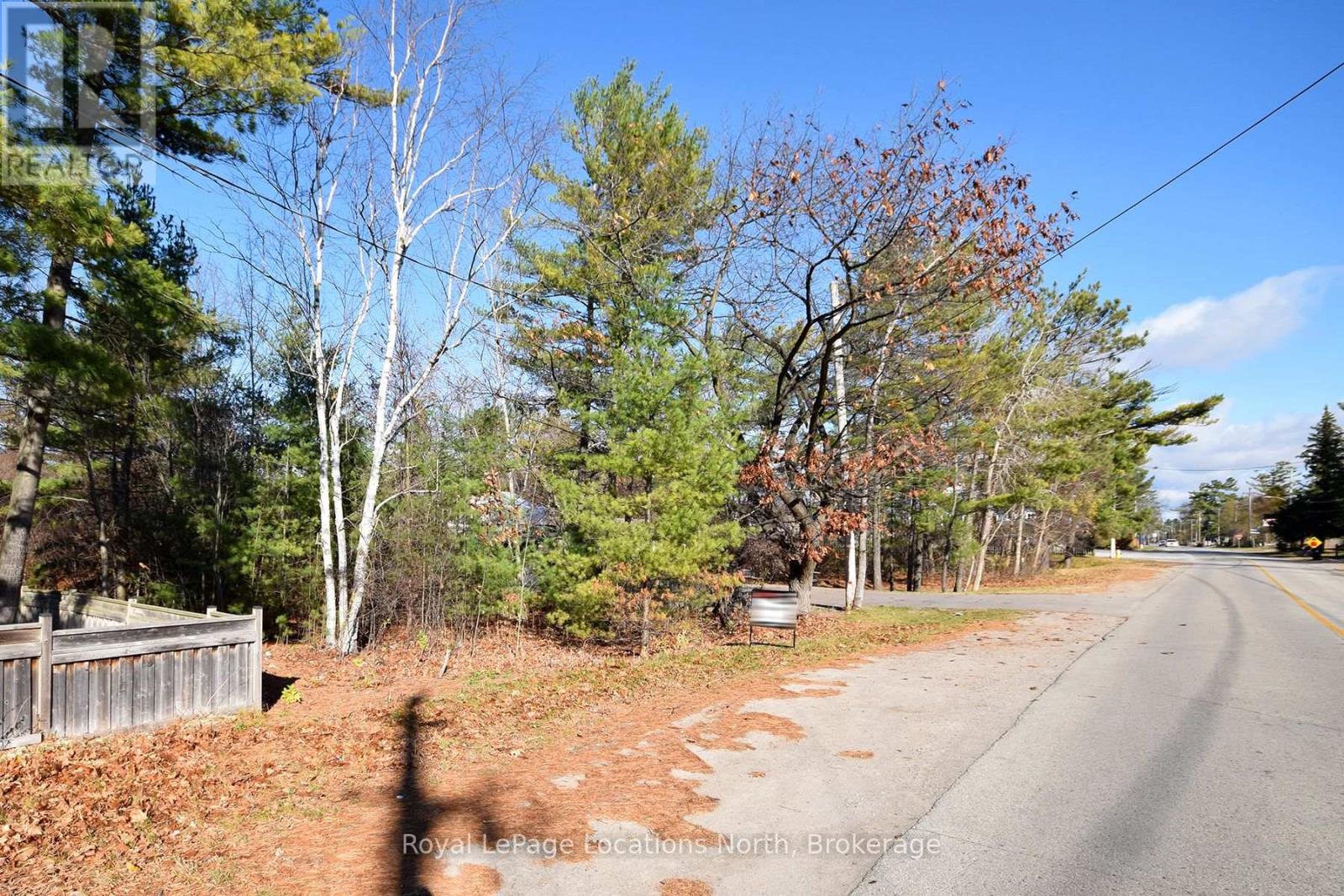 373 Shore Lane, Wasaga Beach, Ontario  L9Z 2G8 - Photo 6 - S12162484