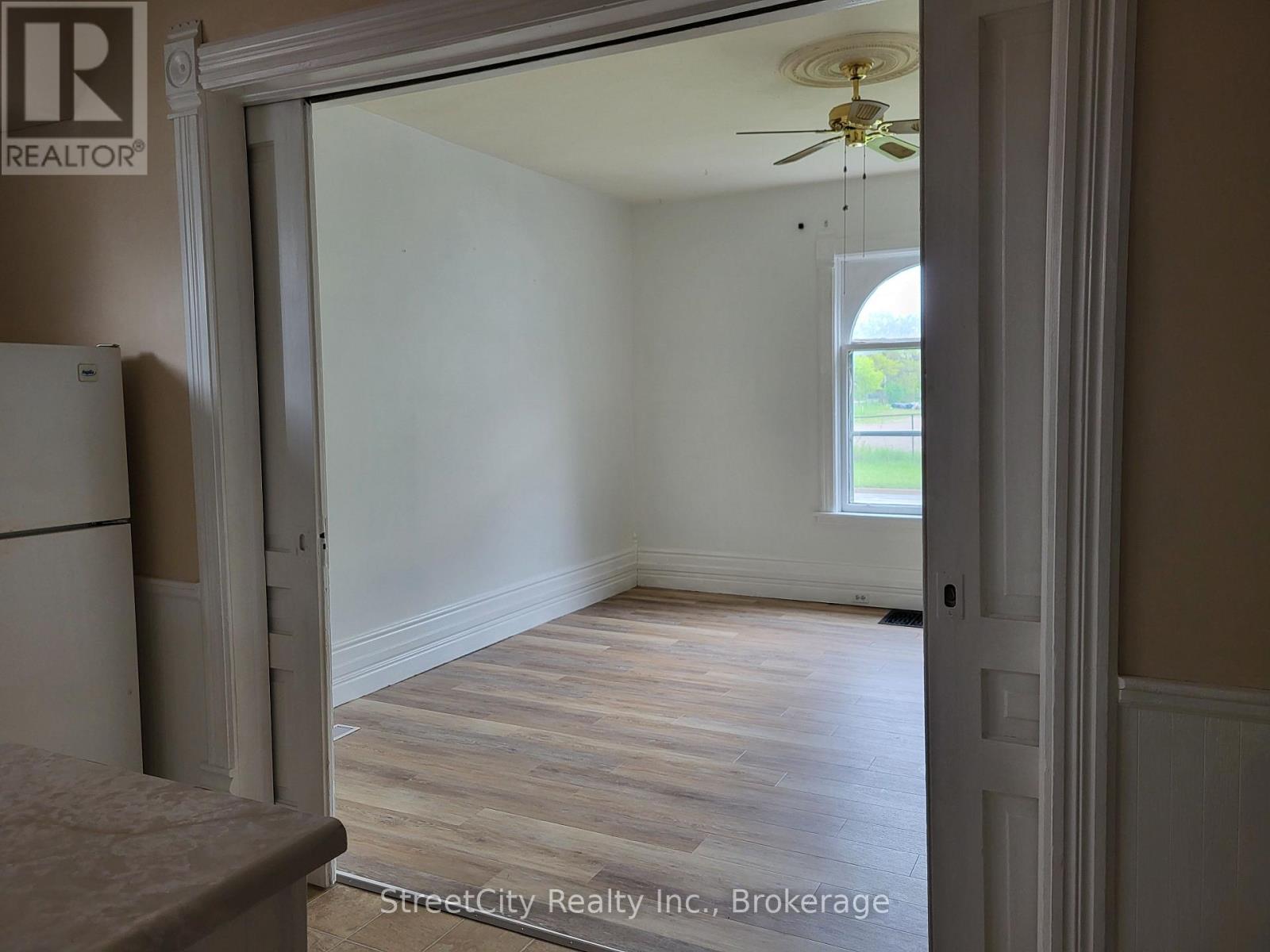 306 Douro Street, Stratford, Ontario  N5A 3S5 - Photo 10 - X12162657
