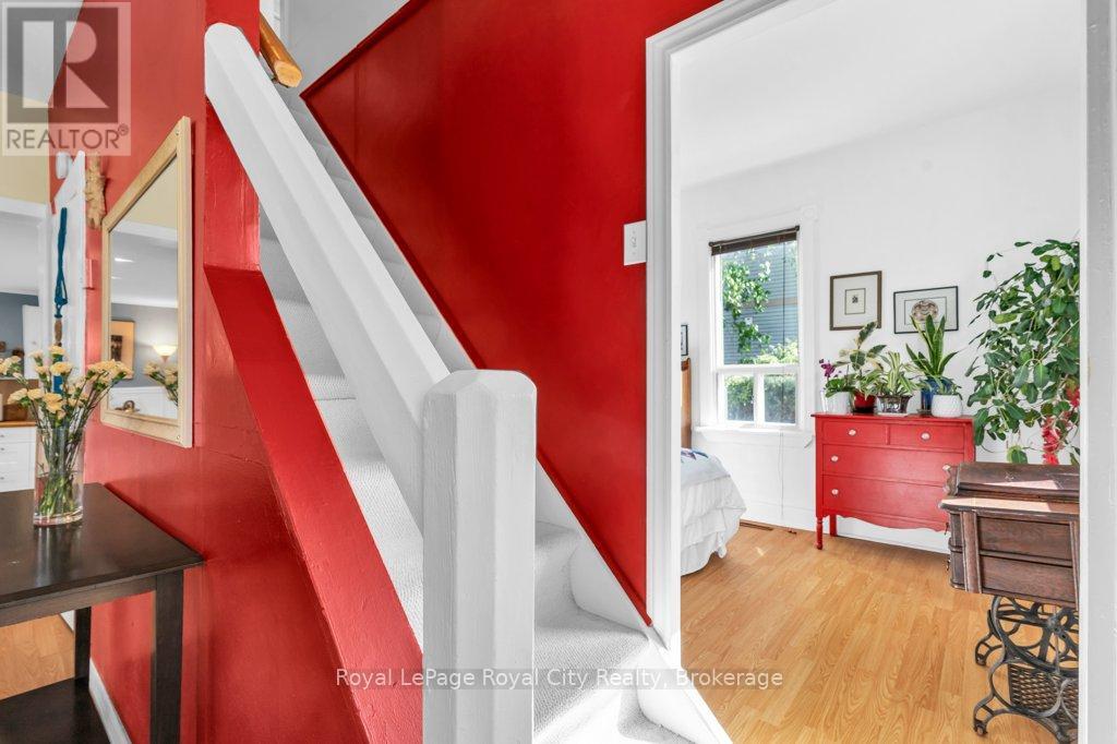 110 York Road, Guelph, Ontario  N1E 3E6 - Photo 18 - X12162931