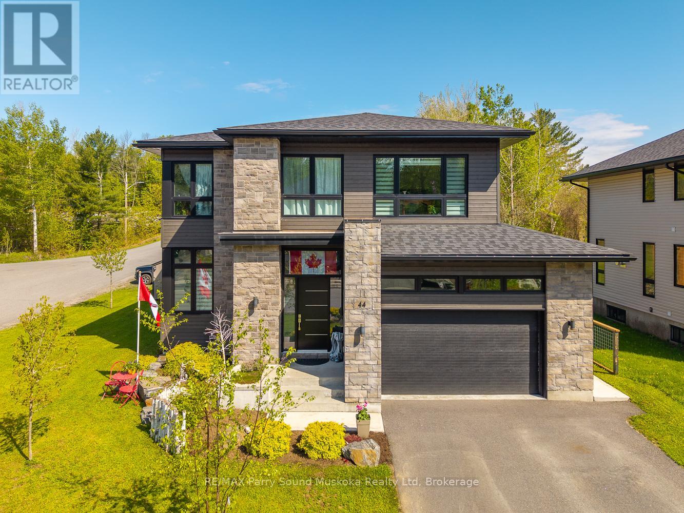 44 DENNIS DRIVE, Parry Sound, Ontario