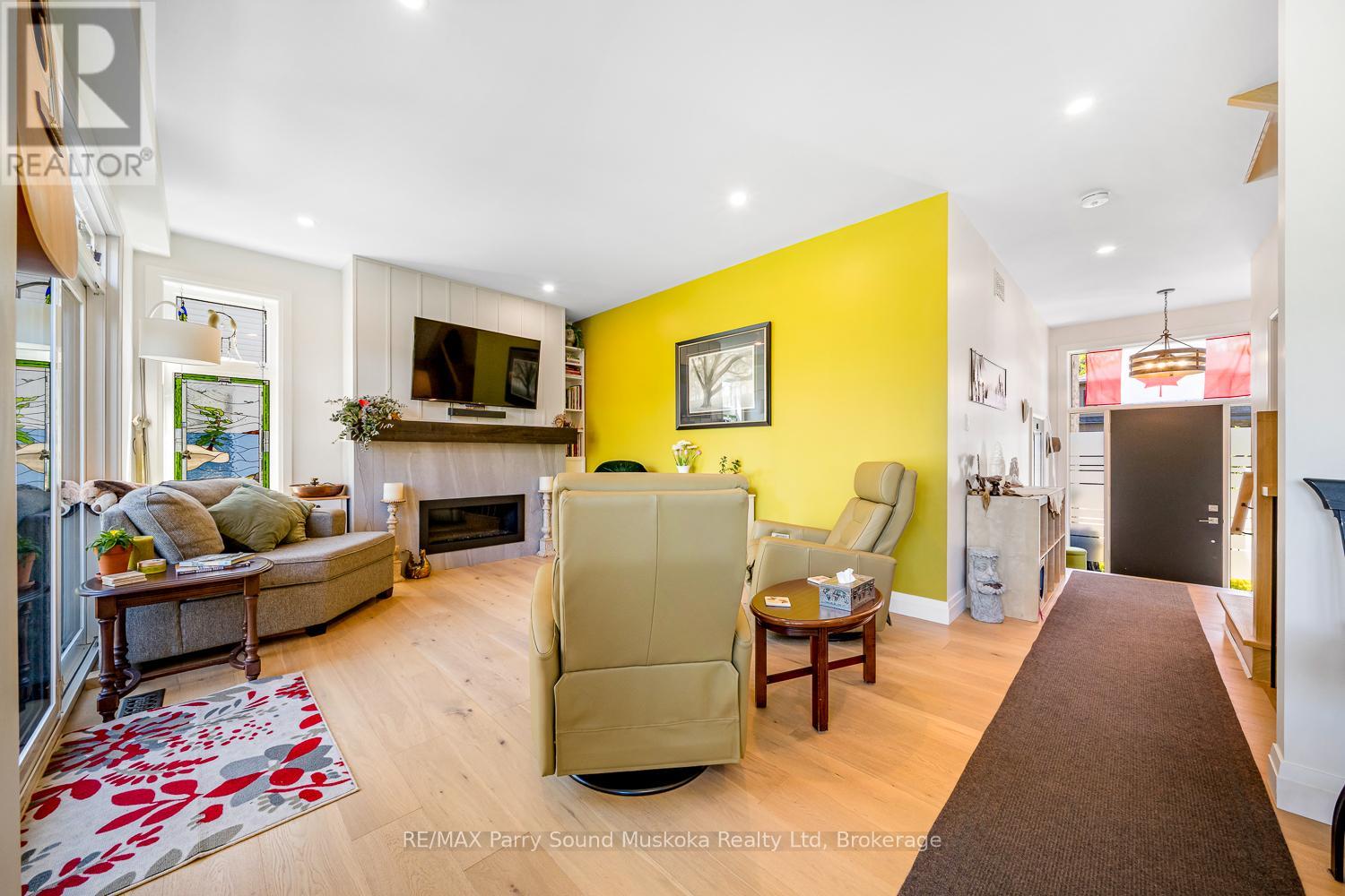 44 Dennis Drive, Parry Sound, Ontario  P2A 0E6 - Photo 21 - X12163093