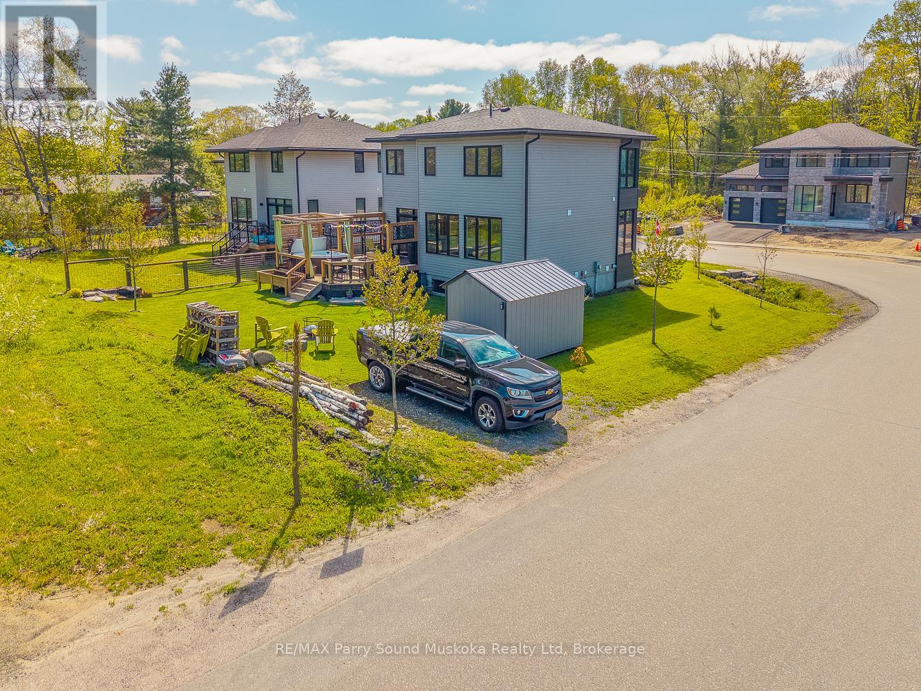 44 Dennis Drive, Parry Sound, Ontario  P2A 0E6 - Photo 46 - X12163093