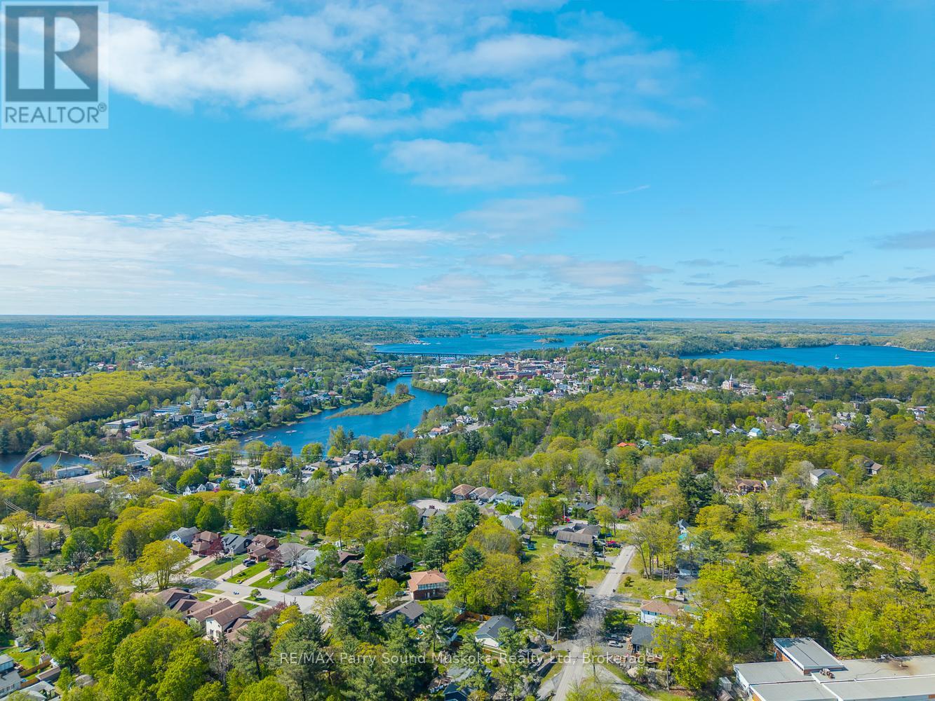 44 Dennis Drive, Parry Sound, Ontario  P2A 0E6 - Photo 6 - X12163093