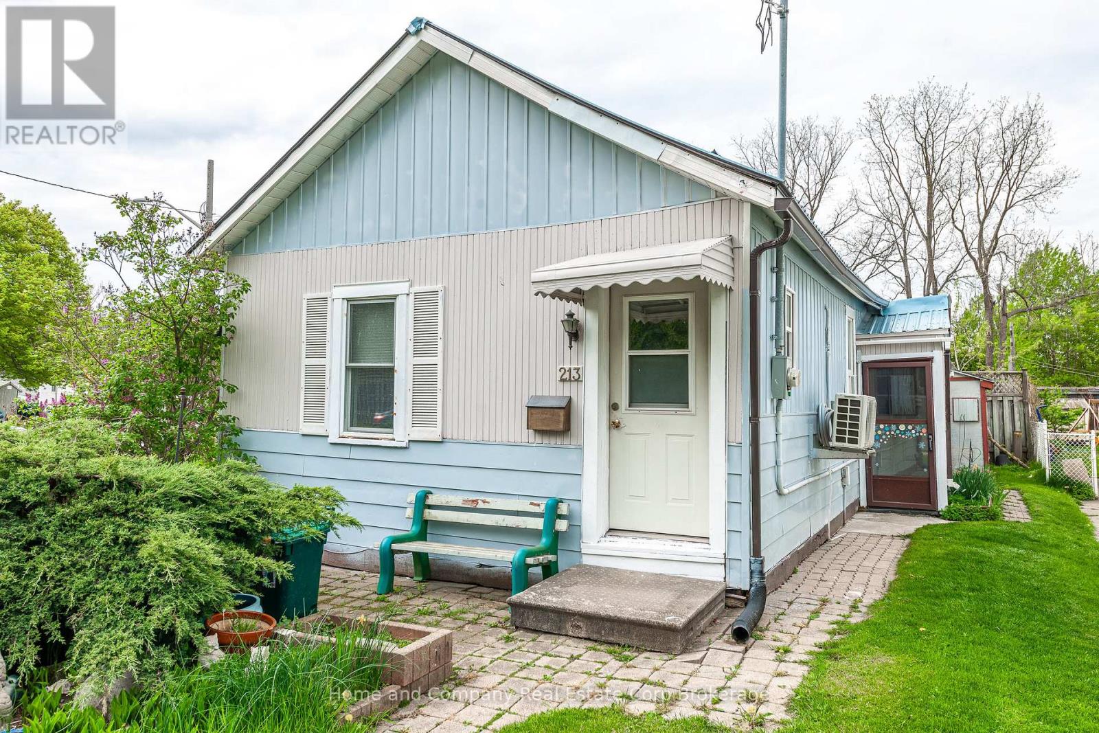213 West Gore Street, Stratford, Ontario  N5A 1K7 - Photo 1 - X12163095