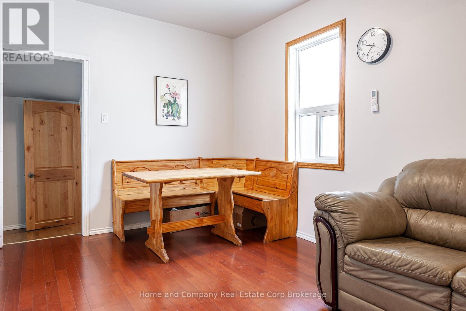 213 West Gore Street, Stratford, Ontario  N5A 1K7 - Photo 6 - X12163095