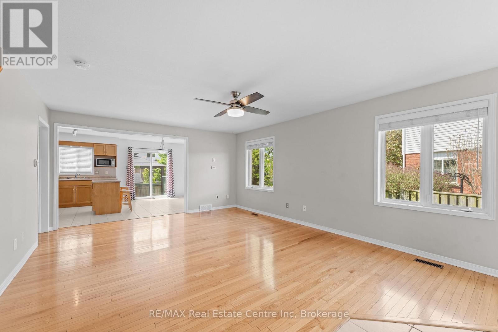 137 Gosling Gardens, Guelph, Ontario  N1G 5E6 - Photo 19 - X12163233