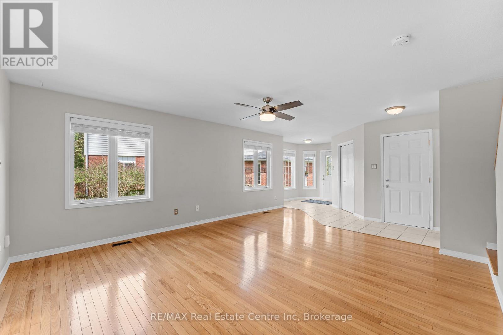 137 Gosling Gardens, Guelph, Ontario  N1G 5E6 - Photo 22 - X12163233