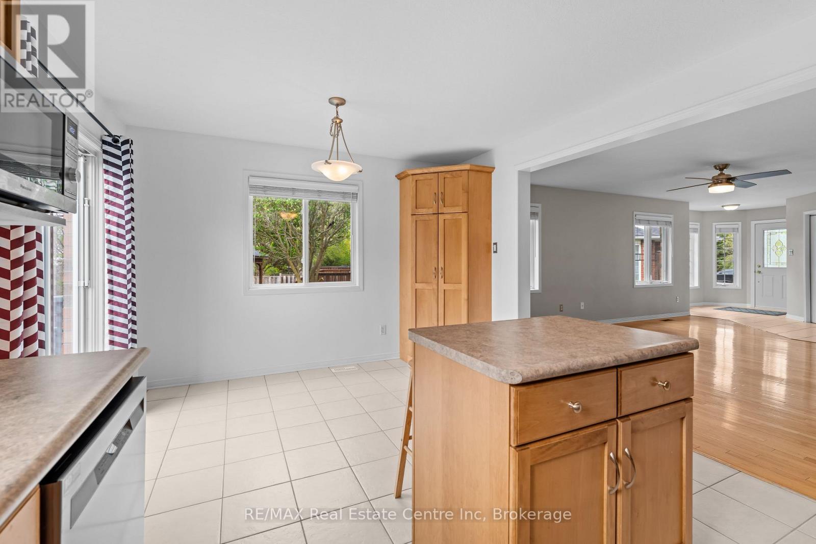 137 Gosling Gardens, Guelph, Ontario  N1G 5E6 - Photo 27 - X12163233