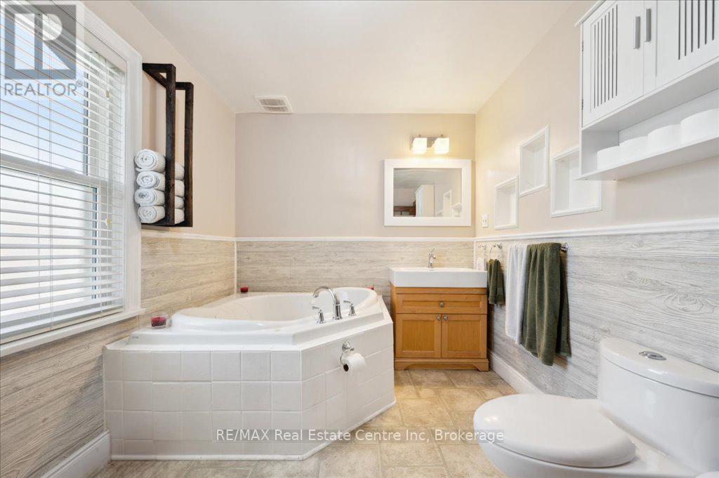 15 Jarvis Street, Cambridge, Ontario  N1R 1G7 - Photo 10 - X12163339