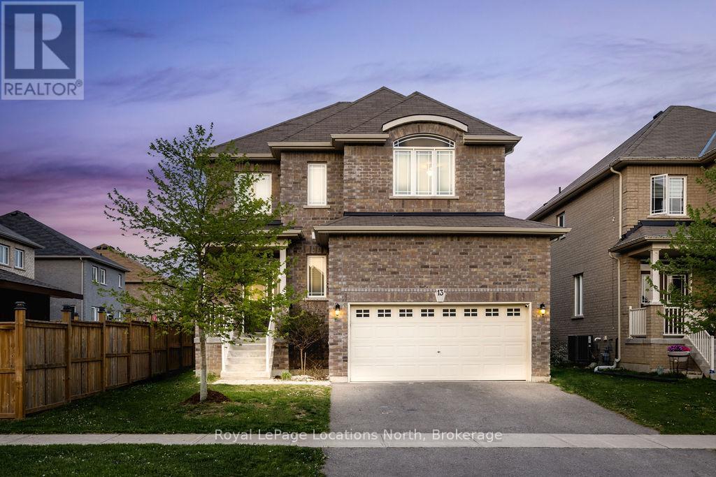 13 Academy Avenue, Wasaga Beach, Ontario  L9Z 0G9 - Photo 2 - S12163660