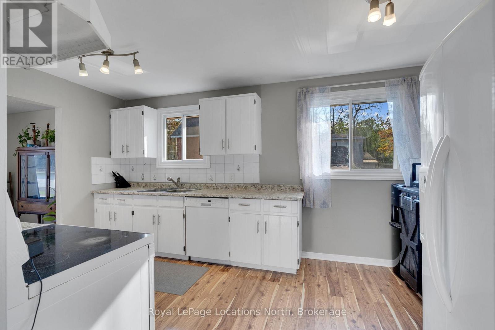 214 Sunnidale Street, Clearview, Ontario  L0M 1S0 - Photo 16 - S12163954