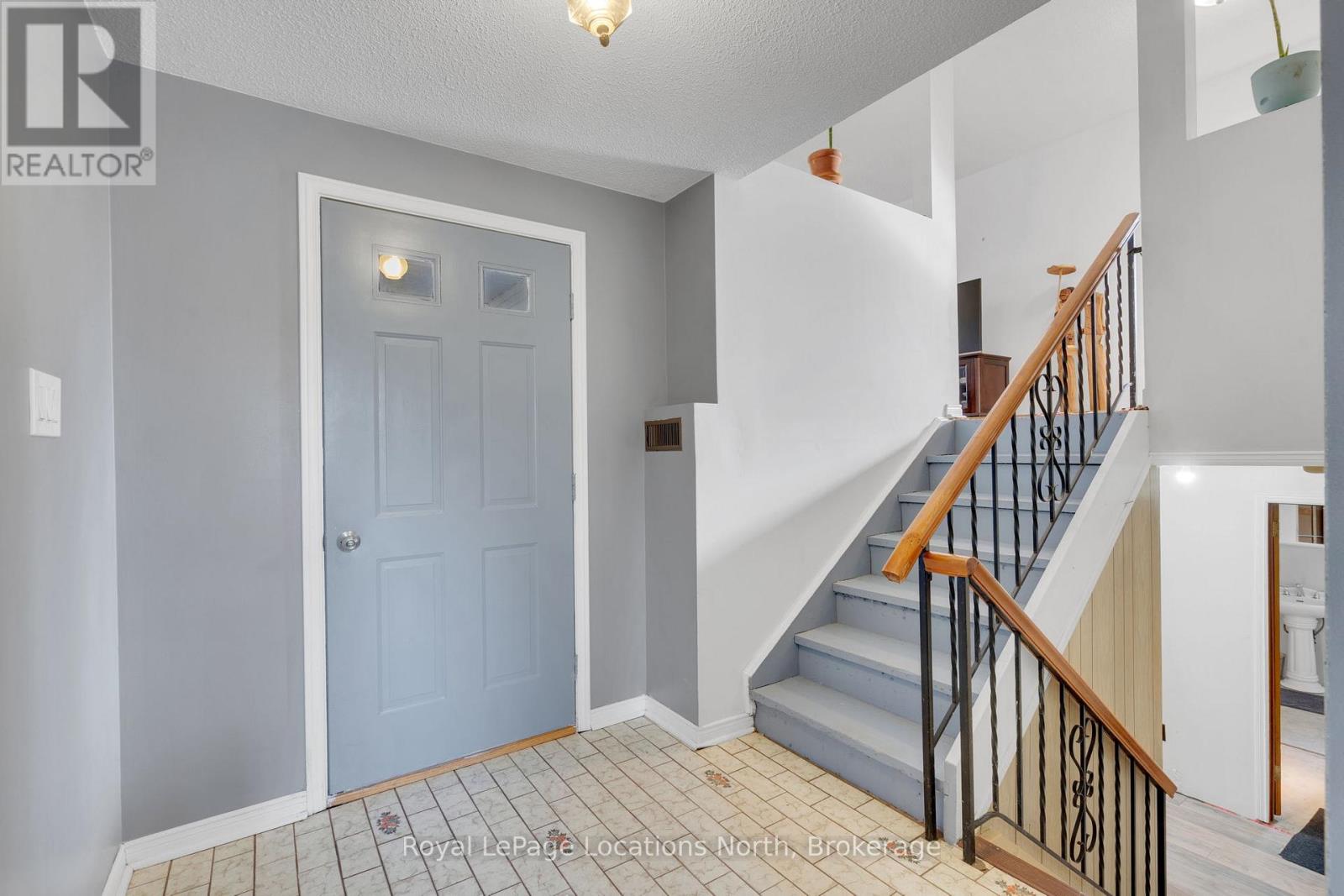 214 Sunnidale Street, Clearview, Ontario  L0M 1S0 - Photo 9 - S12163954