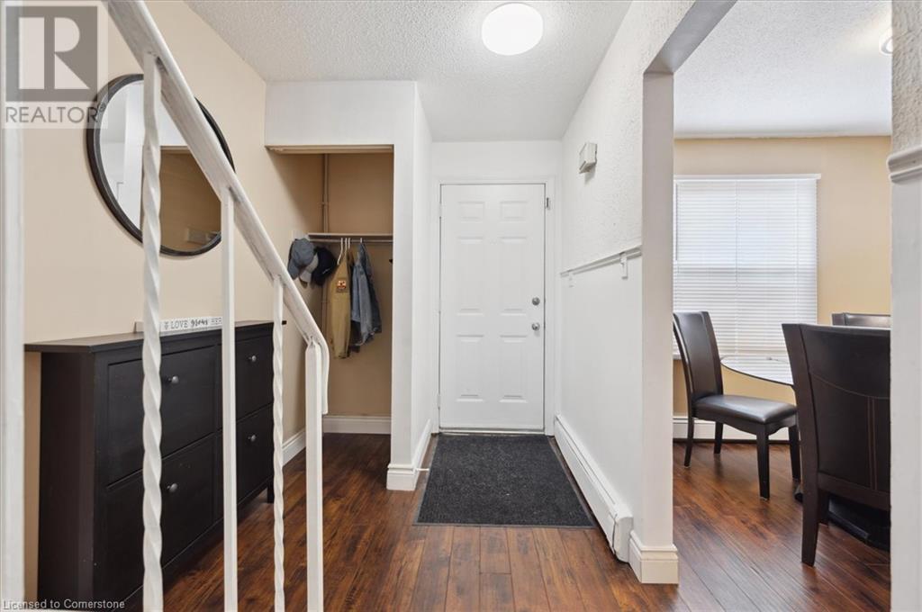 293 Fairway Road N Unit# 33, Kitchener, Ontario  N2A 2P1 - Photo 2 - 40729964