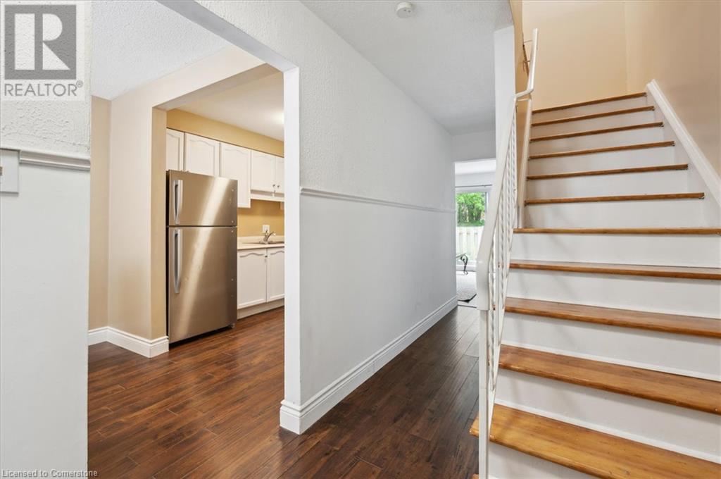 293 Fairway Road N Unit# 33, Kitchener, Ontario  N2A 2P1 - Photo 4 - 40729964