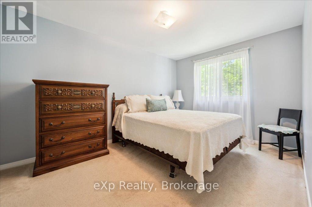 133 Ingleside Drive, Kitchener, Ontario  N2M 2G9 - Photo 13 - X12164580