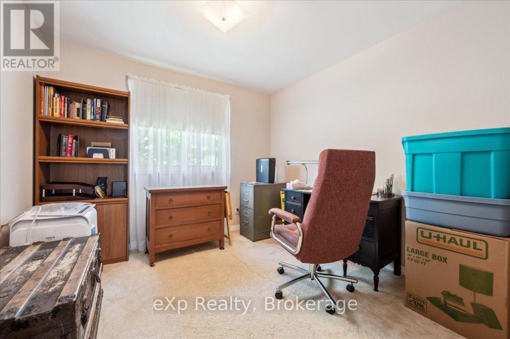 133 Ingleside Drive, Kitchener, Ontario  N2M 2G9 - Photo 14 - X12164580