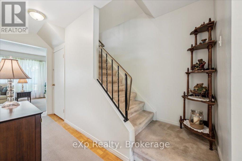 133 Ingleside Drive, Kitchener, Ontario  N2M 2G9 - Photo 9 - X12164580