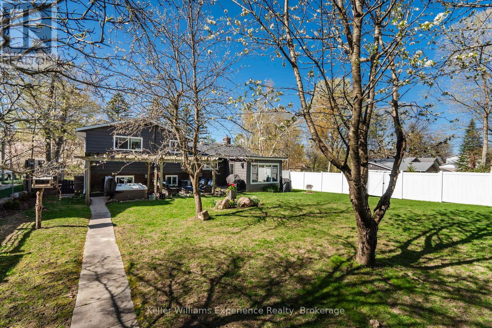 857 Victoria Street, Midland, Ontario  L4R 1B7 - Photo 44 - S12165123