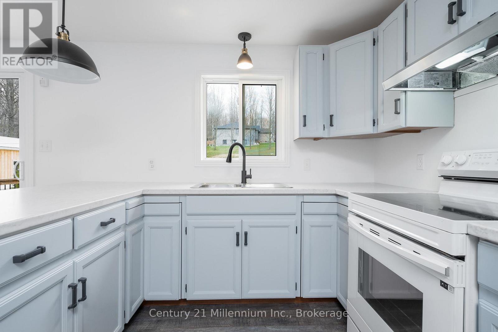 205 Napoleon Street, Grey Highlands, Ontario  N0C 1E0 - Photo 28 - X12165240