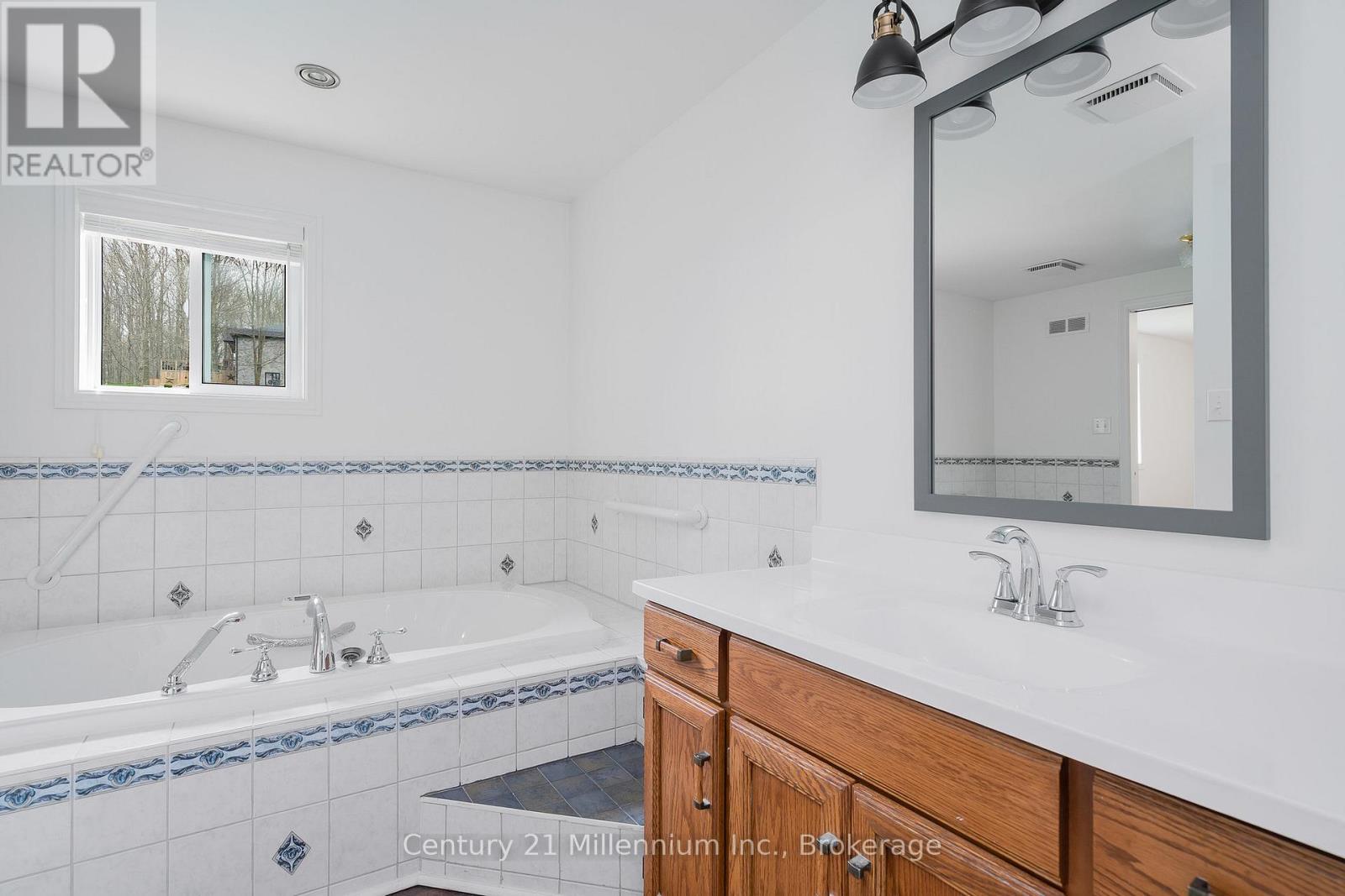 205 Napoleon Street, Grey Highlands, Ontario  N0C 1E0 - Photo 30 - X12165240