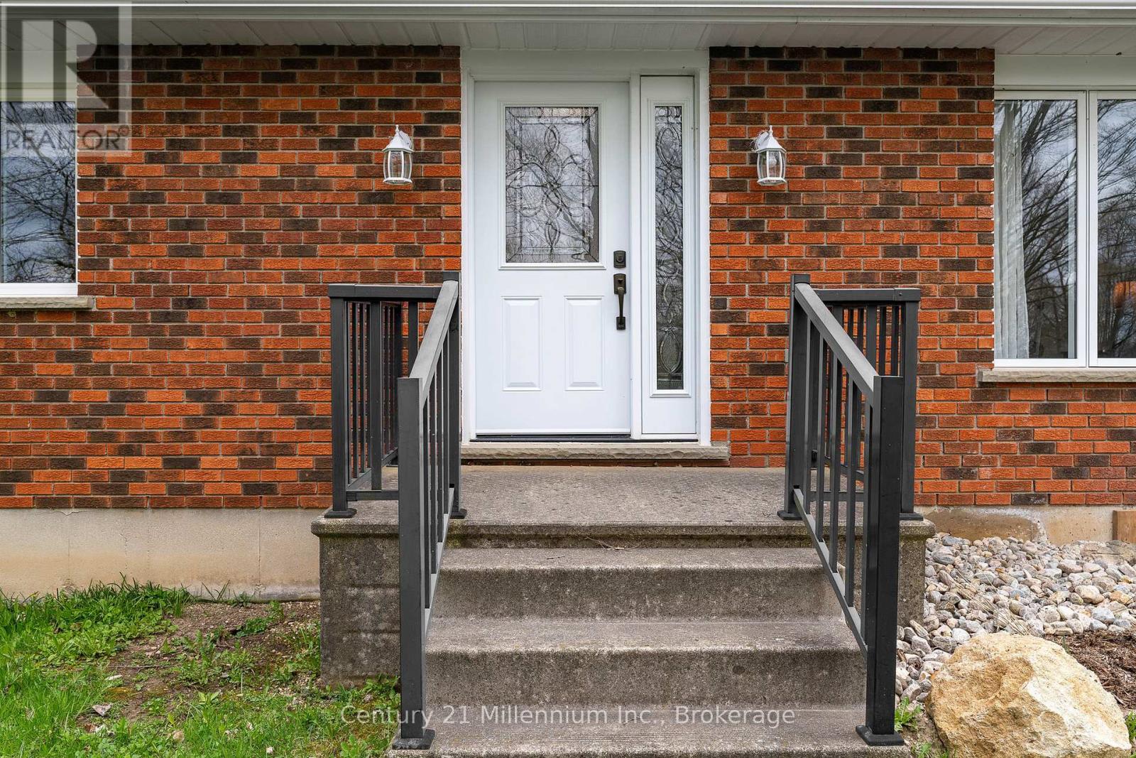 205 Napoleon Street, Grey Highlands, Ontario  N0C 1E0 - Photo 4 - X12165240
