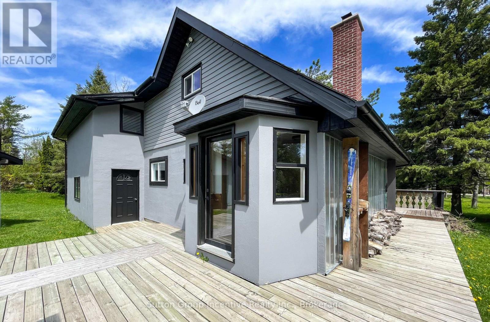 114 Tyrol Avenue, Blue Mountains, Ontario  N0H 2E0 - Photo 2 - X12165248