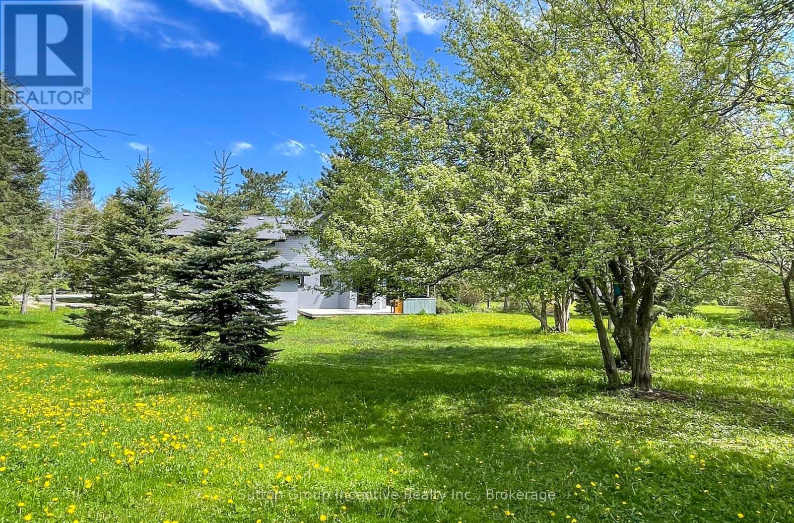 114 Tyrol Avenue, Blue Mountains, Ontario  N0H 2E0 - Photo 9 - X12165248