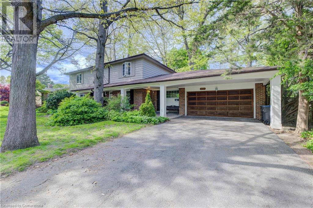 2073 TENOGA Drive, Mississauga, Ontario
