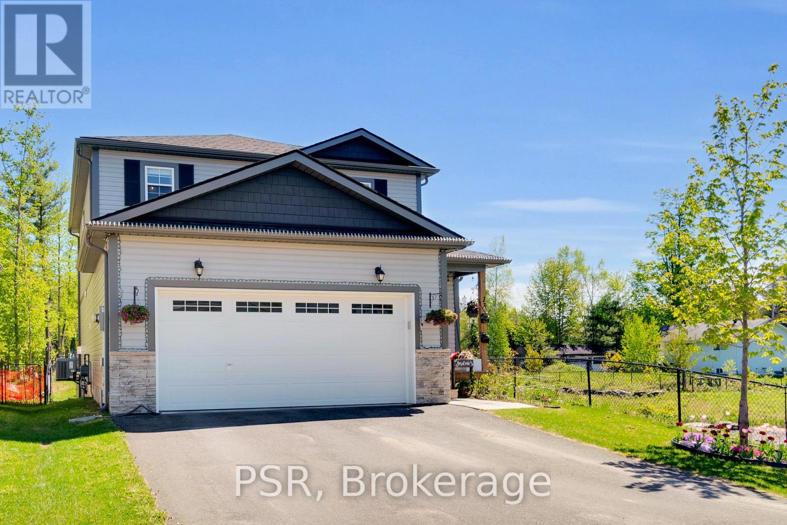13 QUINN FOREST DRIVE, Bracebridge, Ontario