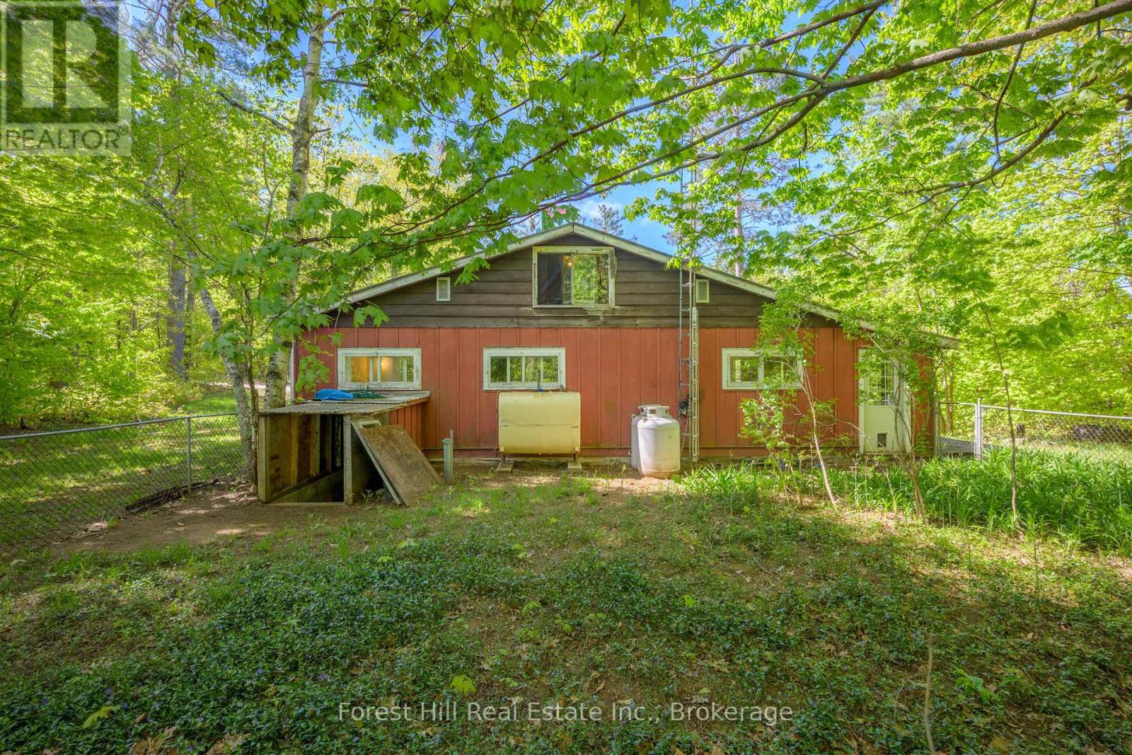 1015 Kidd Street, Muskoka Lakes, Ontario  P0C 1M0 - Photo 34 - X12165906