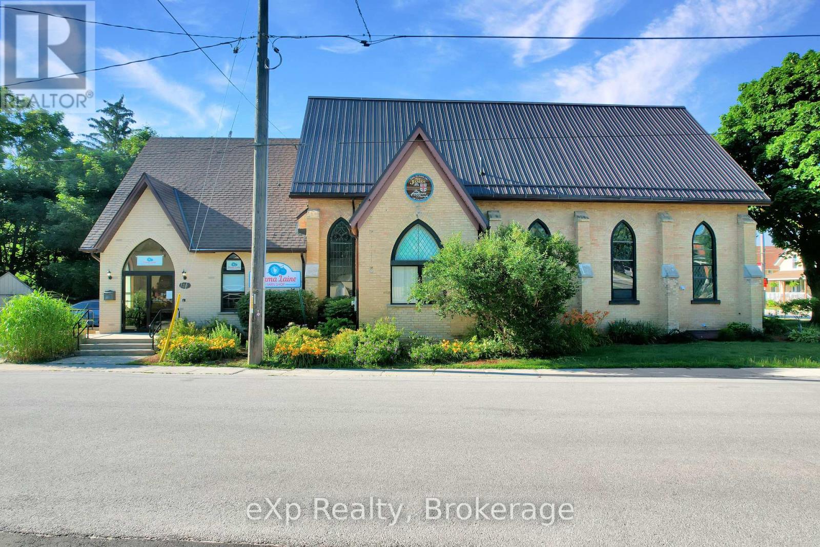 210 8TH STREET, Hanover, Ontario