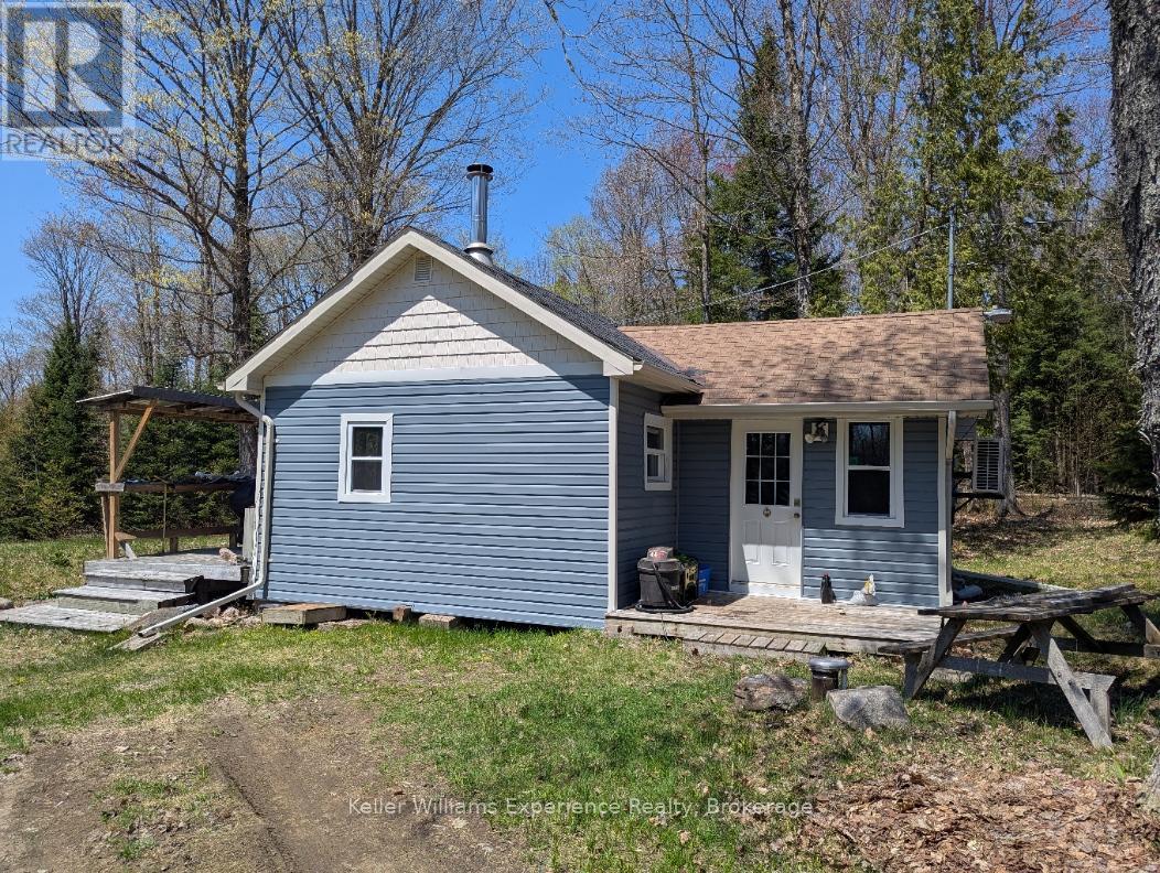 102 OLD SCHOOL HOUSE ROAD, Huntsville, Ontario
