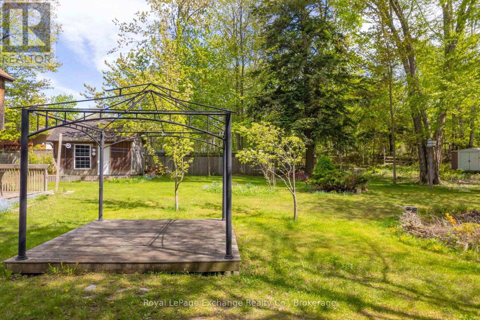 105 Lurgan Lane, Huron-Kinloss, Ontario  N2Z 2X3 - Photo 25 - X12166498