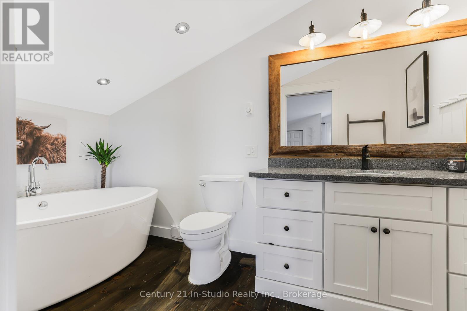 315421 Highway 6 Highway, Chatsworth, Ontario  N0H 2V0 - Photo 45 - X12167404