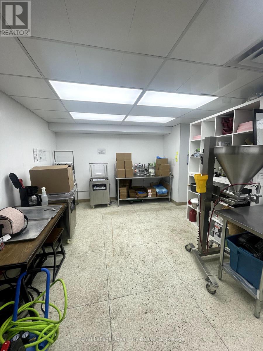 563 Woolwich Street, Guelph, Ontario  N1H 3Y4 - Photo 8 - X12167536