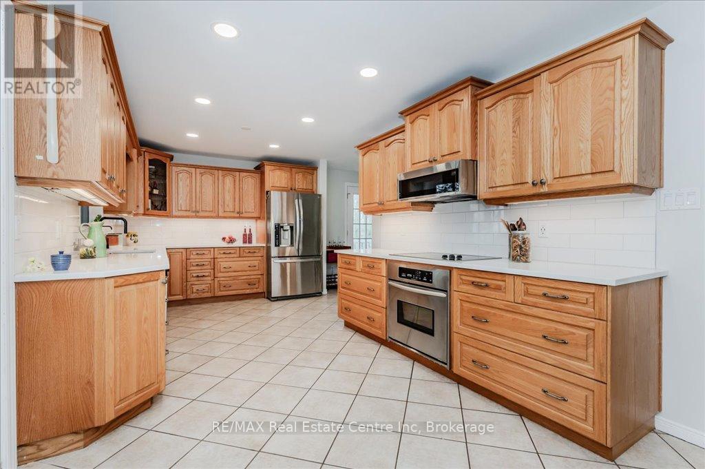 6112 Fourth Line E, Centre Wellington, Ontario  N0B 1B0 - Photo 12 - X12167736