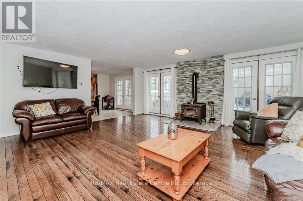 6112 Fourth Line E, Centre Wellington, Ontario  N0B 1B0 - Photo 8 - X12167736