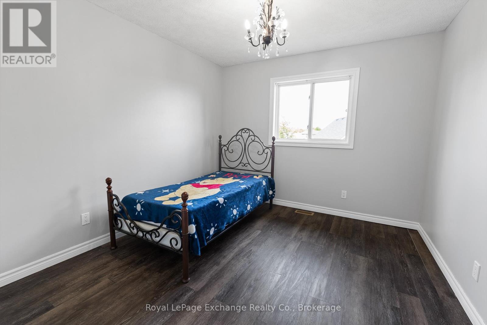 634 Kennard Crescent, Kincardine, Ontario  N2Z 1T4 - Photo 10 - X12167820