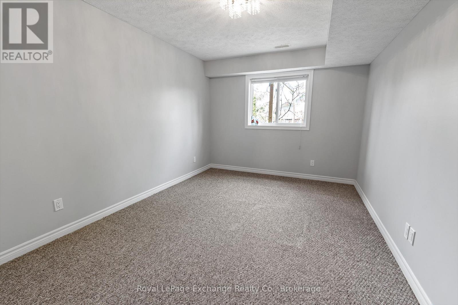 634 Kennard Crescent, Kincardine, Ontario  N2Z 1T4 - Photo 16 - X12167820